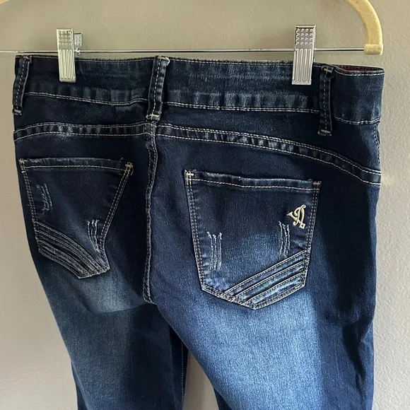 🌸VIP Distressed Jeggings - Picture 4 of 8